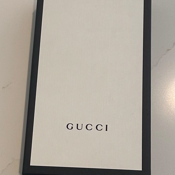 GUCCI GG Supreme Bee Phone Case iPhone 7 and iPhone 8 - BRAND NEW WITH TAGS - Picture 4 of 6